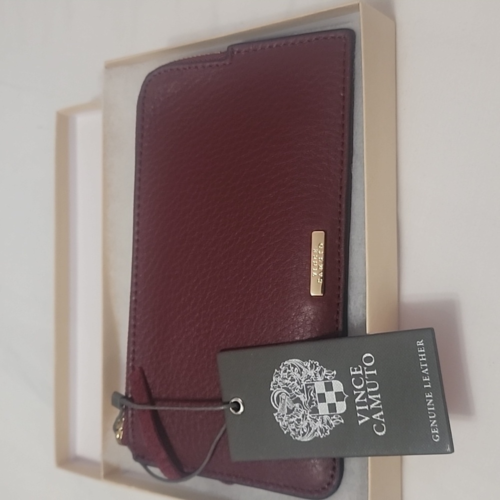 Vince Camuto wallet